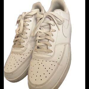 Nike Men's Cream Athletic Shoes